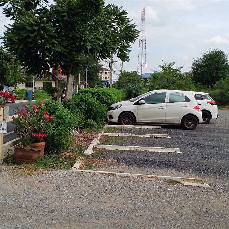 Ban Lam Phak Kutโสดาอพาร์ทเม้นท์​アパートメント エクステリア 写真