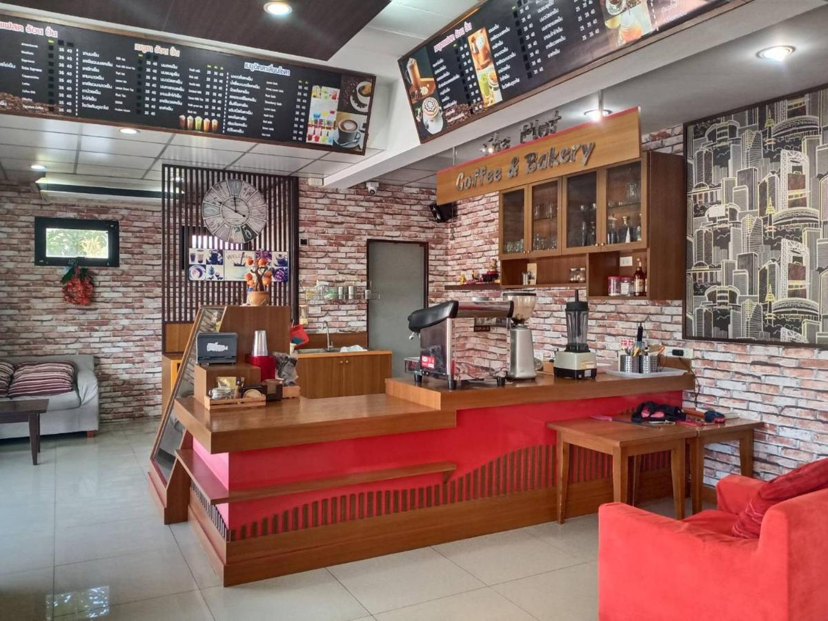 Ban Lam Phak Kutโสดาอพาร์ทเม้นท์​アパートメント エクステリア 写真