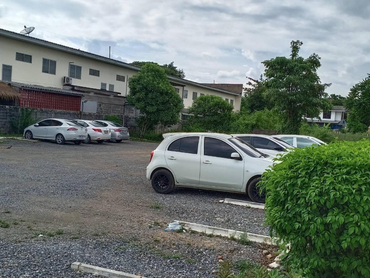 Ban Lam Phak Kutโสดาอพาร์ทเม้นท์​アパートメント エクステリア 写真